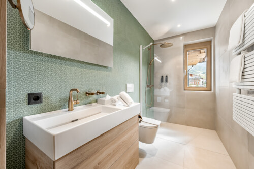 One of the three bathrooms in Penthouse 2000 with a walk-in shower
